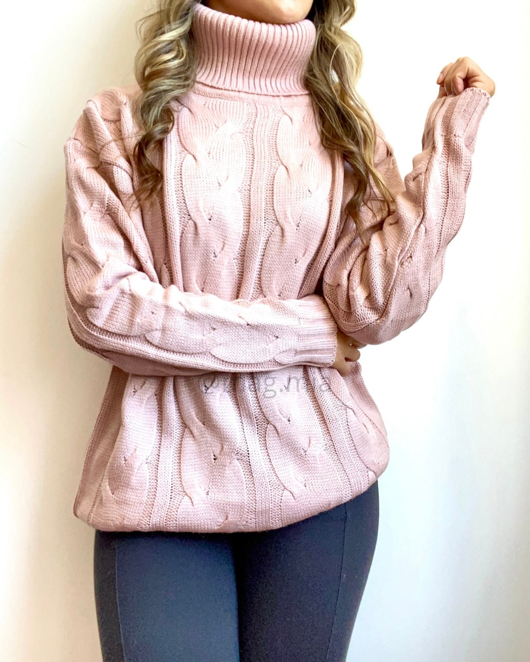 saco tejido en hilo unicolor oversize talla grande  cuello tortuga color palo de rosa