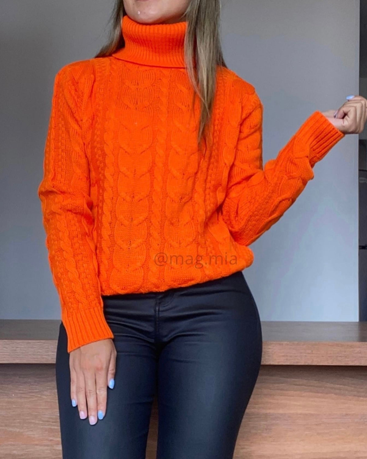 saco cuello tortuga para mujer  tejido en hilo  color naranja